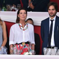 Carolina de Mónaco con Carlota Casiraghi y Dimitri Rassam en el concurso de saltos de Mónaco 2017