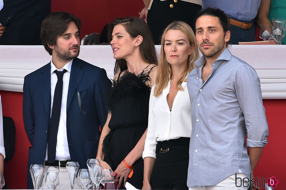 Carlota Casiraghi y Dimitri Rassam junto a Marta Ortega y Carlos Torretta en el concurso de saltos de Mónaco 2017