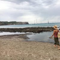 Sara Carbonero paseando por Menorca durante sus vacaciones de verano 2017