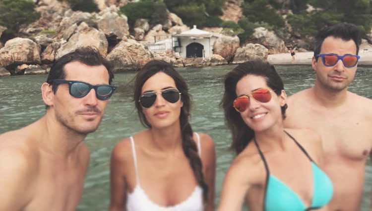 Iker Casillas, Sara Carbonero, Isabel Jiménez y Álex Cruz en Menorca