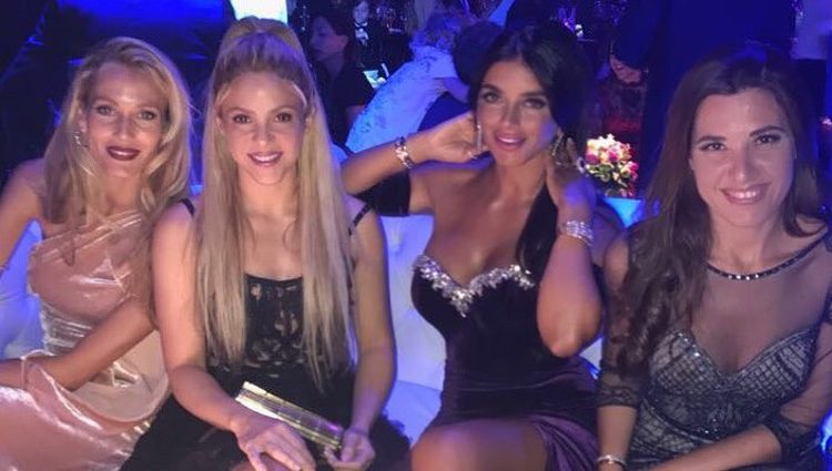 Vanesa Lorenzo, Shakira, Daniella Seeman y Nuria Cunillera en la boda de Messi y Antonella Roccuzzo