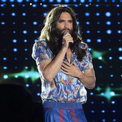 Conchita Wust actuando en el World Pride 2017