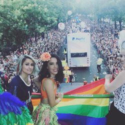 Barei, Betariz Luengo y Soraa Arnelas en la cabalgata de World Pride 2017