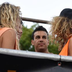 Mario Casas en la cabalgata en el World Pride 2017