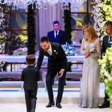 Leo Messi en el altar antes de casarse acompañado de su hijo