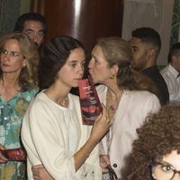 La Infanta Elena y Victoria Federica en el concierto de José Manuel Soto