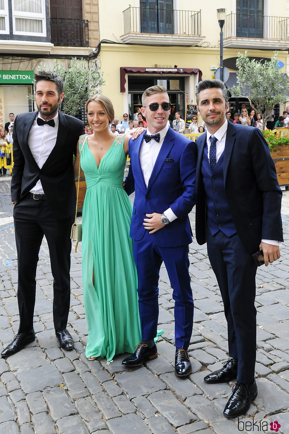 Dani Martínez, Iker Muniain, su pareja Andrea Sesma y Canco Rodríguez en la boda de Sergio Llul y Almudena Cánovas