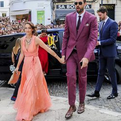 Marc Gasol con su mujer Cristina Blesa en la boda de Sergio Llul y Almudena Cánovas