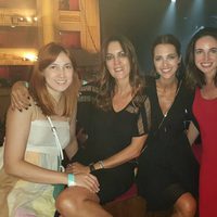 Paula Echevarría junto a varias amigas en el concierto de Sting en Madrid