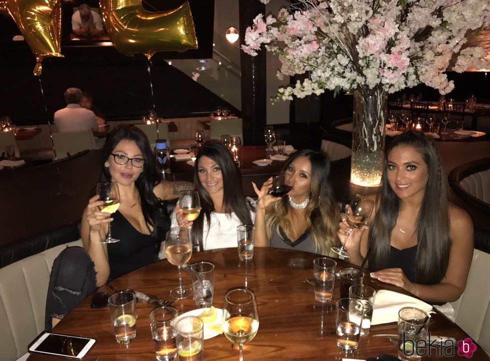 Snooki, Sammy Sweetheart, JWoww y Deena Nicole, de cena grabando el reencuentro de 'Jersey Shore'