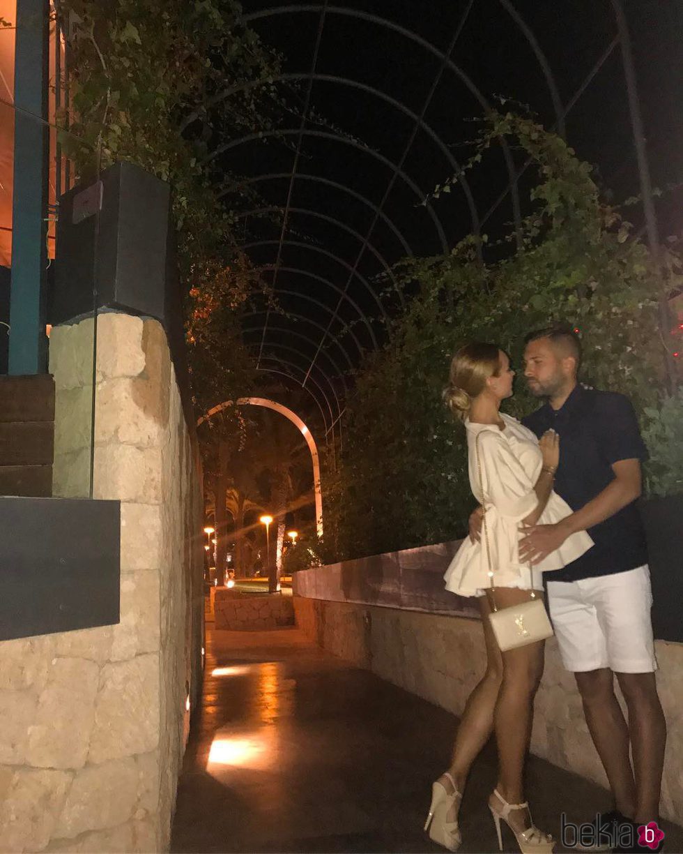 Romarey Ventura muy enamorada de Jordi Alba