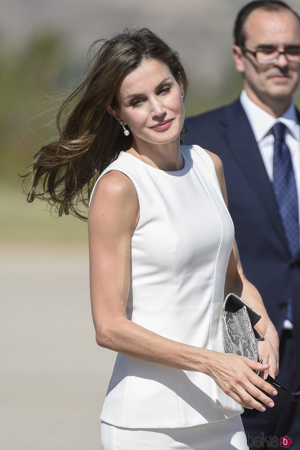 La Reina Letizia, melena al viento en la despedida en Madrid antes de su Viaje de Estado a Reino Unido