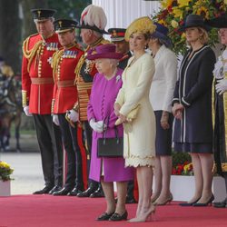 La Reina de Inglaterra y la Reina de España en la ceremonia de bienvenida a los Reyes de España por su Viaje de Estado a Reino Unido