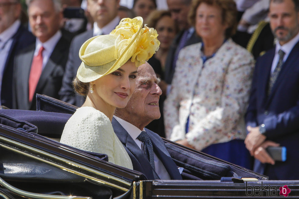 La Reina Letizia y el Duque de Edimburgo en coche de caballos en Londres