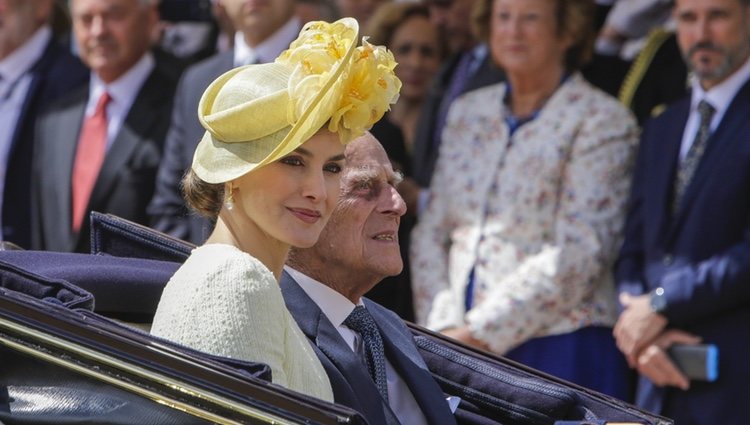 La Reina Letizia y el Duque de Edimburgo en coche de caballos en Londres