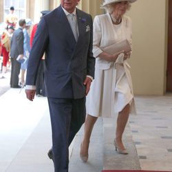 El Príncipe Carlos y Camilla Parker llegan a Buckingham Palace para un almuerzo con los Reyes Felipe y Letizia