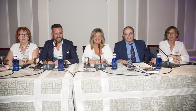 Terelu Campos, Kike Calleja, Rosa Villacastín y Alfredo Urdaci en la presentación de 'Frente al espejo'