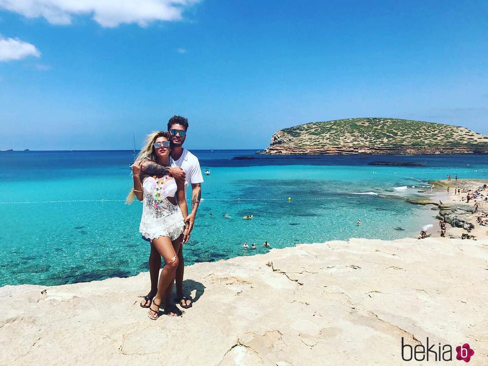 Bea y Rodri disfrutando de sus vacaciones en Ibiza