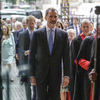 El Rey Felipe en la Abadía de Westminter