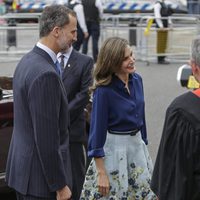 Los Reyes Felipe y Letizia saludan al Príncipe Harry a su llegada a la Abadía de Westminster