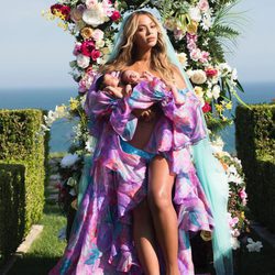 Beyoncé presenta a sus dos mellizos Sir y Rumi Carter