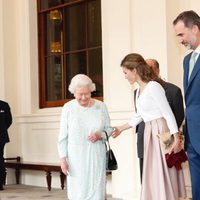 La Reina Isabel y el Duque de Edimburgo despiden a los Reyes Felipe y Letizia de Buckingham Palace al final de su Viaje de Estado a Reino Unido