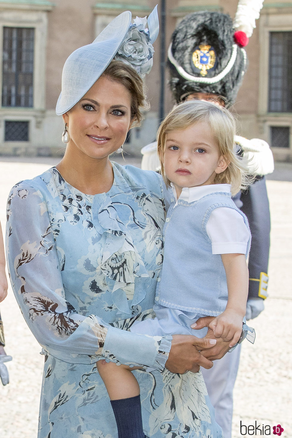 Magdalena de Suecia con su hijo Nicolás en el 40 cumpleaños de Victoria de Suecia