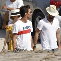 Jon Kortajarena y Alicia Vikander por la splayas e Ibiza