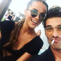 La selfie de Alicia Vikander con Jon Kortajarena en Ibiza