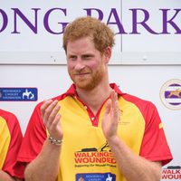 El Príncipe Harry en un partido benéfico de polo