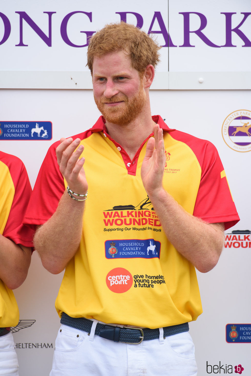 El Príncipe Harry en un partido benéfico de polo