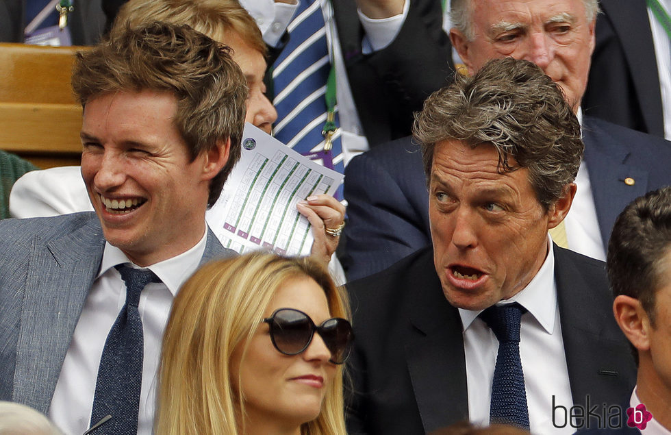 Eddie Redmayne uy Hugh Grant en la final masculina de Wimbledon 2017