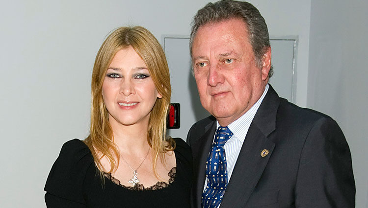 Amparo Larrañaga junto a su padre Carlos Larrañaga