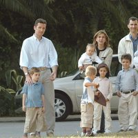 Los Reyes Felipe y Letizia, la Princesa Leonor, Froilán, Victoria de Marichalar, la Infanta Cristina, Iñaki Urdangarin y sus hijos Juan, Pablo, Miguel e Ir