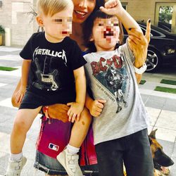 Pilar Rubio inculca el rock a sus hijos Sergio y Marco Ramos