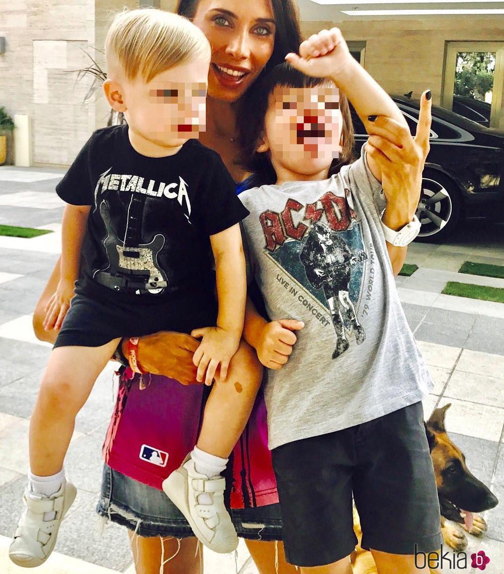 Pilar Rubio inculca el rock a sus hijos Sergio y Marco Ramos