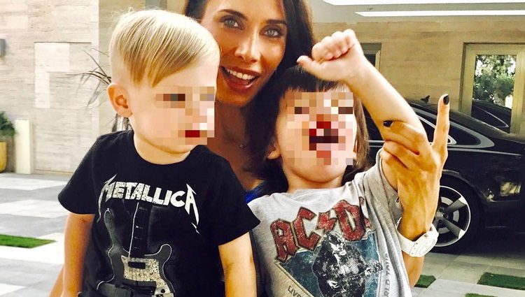 Pilar Rubio inculca el rock a sus hijos Sergio y Marco Ramos