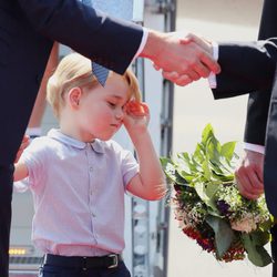 El Príncipe Jorge, muy cansado a su llegada a Alemania