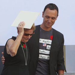 María González Corbacho y Gorka Póstugo en el homenaje a David Delfín