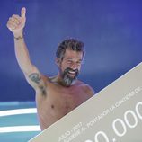 José Luis Losa, ganador de 'Supervivientes 2017', con el cheque