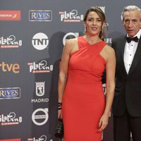 Imanol Arias e Irene Meritxell en los Premios Platino 2017