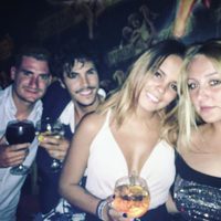 Rocío Flores Carrasco junto a Gloria Camila y Kiko Jiménez en La Posada de las Animas