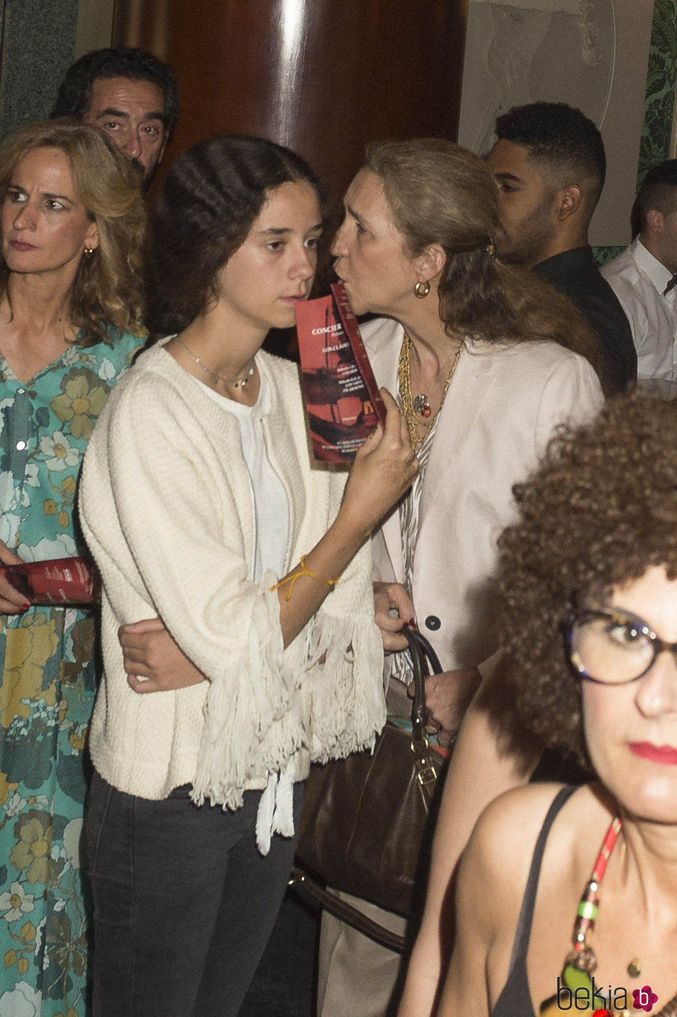 La Infanta Elena y Victoria de Marichalar en el concierto de JosÃ© Manuel Soto en Madrid