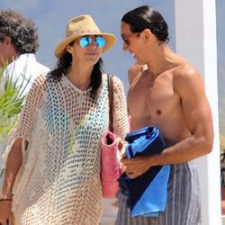 Paz Padilla y su marido Antonio en la playa de Zahara de los Atunes