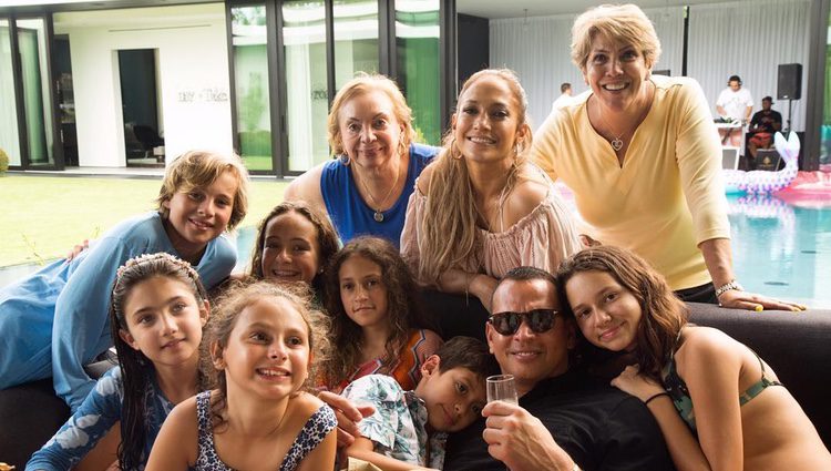 Jennifer Lopez y Alex Rodríguez con su familia