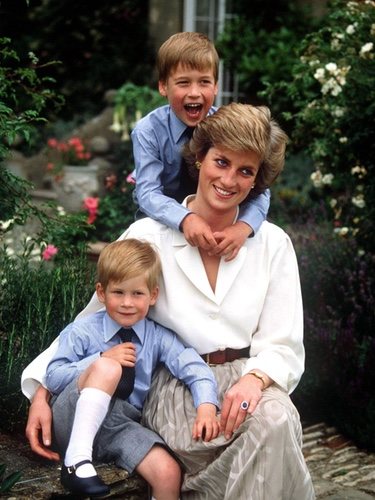 Lady Di con sus hijos, el Príncipe Guillermo y  el Príncipe Harry