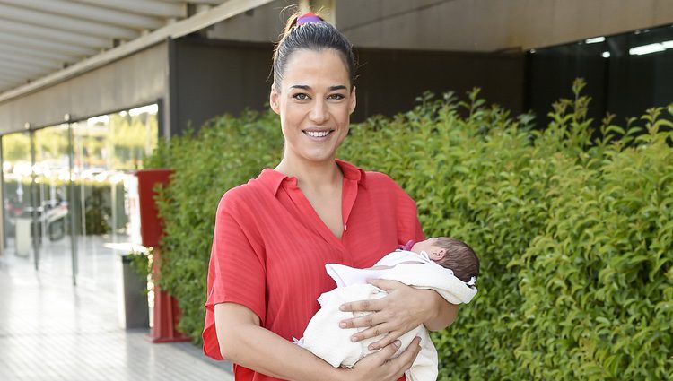 Ana Bono presenta a su hija Anita