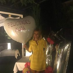 Alba Carrillo celebrando su 31 cumpleaños tras el final de 'Supervivientes 2017'