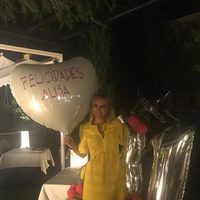 Alba Carrillo celebrando su 31 cumpleaños tras el final de 'Supervivientes 2017'