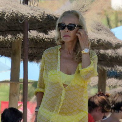 Carmen Lomana disfruta de sus vacaciones en Marbella